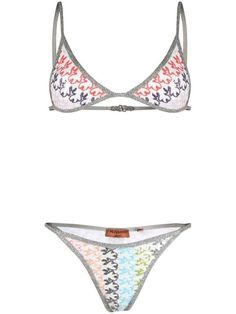 Missoni Bestickter Bikini mit Lurex-Borte Weiß/Bunt, bestickt, Lurex-Details, Kontrastrand, Paillettenverzierung, Triangel-Design, verstellbare Spaghettiträger, Clipverschluss hinten, High-Waist-Bikinihöschen. Swimwear kann nur über Ihrer eigenen Unterwäsche anprobiert werden. Taucherbrille und Schnorchel sind optional. Alle Pieces von Missoni sind echte Handwerkskunst und können daher leicht vom Foto abweichen. Designer Bikinis, Hunza G, Sequin Embellishment, Crochet Swimwear, Future Clothes, Swimsuit Set, Beach Wears, Embroidered Design, Missoni