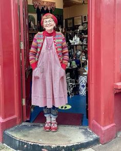 Country Grandma Outfit, Old Person Outfit, Old Lady Outfits Ideas, Eccentric Grandma, Old Lady Outfit, Grandma Clothes Aesthetic, Granny Clothes, Old Lady Fashion