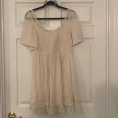 $178 Free People Flutter Embroidered Dress S Small Cream Dress Is New. From A Sample Sale. All Tags Have Been Removed. Cream Short Sleeve Dress With Lace Trim, Spring Short Sleeve Lace Dress With Lace Trim, Short Sleeve Lace Trim Mini Dress For Daywear, Casual Short Sleeve Summer Lace Dress, Lace Dress With Flutter Sleeves, Casual Short Sleeve Lace Dress, Short Sleeve Mini Dress With Lace Trim For Brunch, Summer Short Sleeve Lace Dress, Summer Lace Dress With Floral Embroidery And Short Sleeves