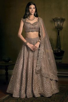 Brown Lehenga, Orang India, Designer Bridal Lehenga Choli, Indian Outfits Lehenga, Wedding Lehenga Designs, Lehnga Dress, Indian Bride Outfits