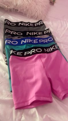 Nike Pros Shorts Outfit Aesthetic, Nike Fits Women, Stuff I Want To Buy, Nike Pros Aesthetic, Nike Pro Shorts Outfit, Cute Girly Things, Nike Shorts Outfit, Nike Sets, Pink Nike Pros