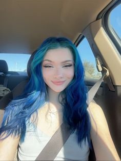 Dyed Hair Full Head, Dark Blue And Light Blue Hair, Girl With Blue Hair, Vibrant Blue Hair, Blue Hair Girl, Blue Hair Tumblr, Electric Blue Hair, Bright Blue Hair