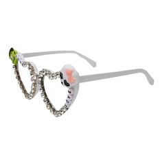 These playful and stylish sunglasses feature a charming heart-shaped frame, perfect for Halloween festivities or year-round fun. The unique design combines a touch of whimsy with fashion-forward appeal. Ideal for costume parties, festivals, or making a bold statement on any occasion. The heart-shaped lenses add a romantic and quirky twist to your Halloween ensemble or everyday look. Available in various spooky colors or patterns to match your Halloween spiritWeight: 40 gFrame Shape: Cat EyeFrame Fun Party Sunglasses For Halloween, Fun Halloween Party Sunglasses, Trendy Halloween Festival Sunglasses, Heart-shaped Sunglasses With Heart Print For Party, Heart-shaped Party Sunglasses With Heart Print, Cute Party Sunglasses With Heart Print, Cute Heart Print Sunglasses For Party, White Heart-shaped Sunglasses With Gradient Lenses, Trendy Multicolor Heart-shaped Sunglasses