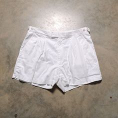 Rare pair of vintage 70s/80s Brooks Brothers tennis trunks. Excellent vintage condition. Please see actual measurements below. Waist: 35" Inseam: 3.5" Outseam: 15" If you would like to see additional photos or have any other questions, please do not hesitate to ask, and thanks for looking! Shipping disclaimer: All domestic orders under 16oz ship USPS Ground Advantage. All domestic orders over 16oz ship USPS priority mail. All international orders under 4lbs ship via Etsy's Global Shipping Progra Tennis Shorts, Vintage 60s, Brooks Brothers, Priority Mail, Short Outfits, Tennis, Adult Outfits, Music Clothes