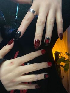 Paznokcie Hello Kitty, Punk Nails, Gothic Nails, Goth Nails, Grunge Nails, Smink Inspiration, Pretty Gel Nails, Really Cute Nails, Makijaż Smokey Eye