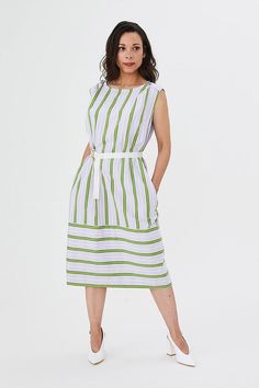 🇺🇸 🇬🇧 Airy striped dress with ribbon as belt Level of difficulty: * This airy dress from sisterMAG issue 47 can be made from any lightweight material of your choice (for example linen, cotton or tencel) and has two shoulder tabs, each featuring one button. A belt with buckle can be used to accentuate the waist. Two side pockets complete the look. Sizes & Supplies Recommended fabrics: Light and supple falling dress and blouse fabrics (woven fabrics) such as cotton, linen, Tencel, viscose, Dress And Blouse, Dress With Ribbon, Belt With Buckle, Airy Dress, Woven Fabrics, Blouse Fabric, Fabric Width, Different Fabrics, Belt Size