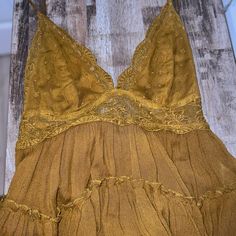 Size Xs Green Free People Top By Free People Intimately. Feel Free To Request More Photos Tank Top Layered, Casual Boho Outfits, Full Length Top, Sleeveless Turtleneck Top, Free People Tank Top, Strapless Bustier, Yellow Tank Top, Free People Top, Fall Fits