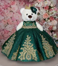 Green last teddy bear for quinceanera Emerald Green Quinceanera Theme, Green Quinceanera Theme, Quinceanera Guest Book, Green Quinceanera, Green Quinceanera Dresses, Quince Themes, Quinceanera Themes Dresses, Cake Knife Set, Quinceanera Planning