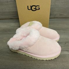 New In Box- Ugg Women’s Cluggette Slippers For Outdoor/Indoor Use In Pink Cloud (Pcd) With Plush Collar, Uggplush Insole And Treadlite By Ugg Outsole. Size 5-11 Brand New In Box Great Holiday Gift Croc Slippers For Women, Ugg Fluffy Slippers, Light Pink Ugg Slippers, Couqutte Shoes, Pretty Stuff To Buy, Couteqqe Aesthetic, Cute Boots For Winter, Girly Christmas List, Christmas List Ideas 2023