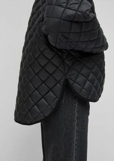 Quilted Coat, Mode Inspiration, Quilted Jacket, Cute Casual Outfits, Autumn Winter Fashion, Fashion Inspo Outfits, Trendy Outfits, Stylish Outfits