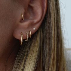 Minimalist Ear Piercings, Ear Curation, Cool Ear Piercings, Pretty Ear Piercings, Cute Ear Piercings, Sapphire Earrings Studs, Dope Jewelry, Jewelry Lookbook, Girly Jewelry