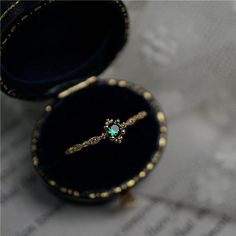 Dainty Gold Rings, Dream Engagement Rings, Classy Jewelry, Pretty Rings, Girly Jewelry, Green Gemstones, Dream Jewelry, Pretty Jewellery