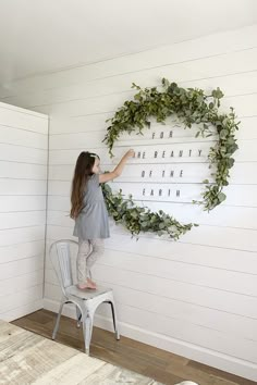 How To Make An Oversized Letter Board Wall + DIY Giant Holiday Wreath Moody Farmhouse, Deco Spa, Esthetician Room, Wall Diy, Board Wall, Salon Interior Design