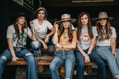 Western Boutique Photoshoot, Cowgirl Group Photoshoot, Western Group Photoshoot, Cowgirl Besties, Western Icons, Fedora Hat Outfits, Country Friends