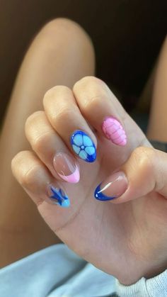 Easy Hawaiian Nail Designs, Black And Colored Nails, Summer Nails Different Designs, Preppy Nail Ideas Winter, Cool Nail Inspo Summer, Fun Nail Designs Almond, Cute Mermaid Nails, Brandy Melville Nails, Red Western Nail Ideas