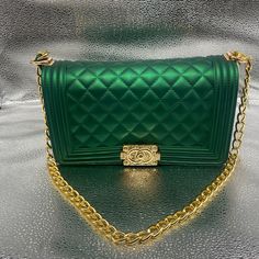 Nwt Metallic Green Quilted Gold Chain| Strap Shoulder Jelly Bag Double Or Single Strap Elegant Green Bags With Chain Strap, Luxury Green Bag With Chain Detail, Luxury Green Bag With Chain, Elegant Green Shoulder Bag With Chain Strap, Luxury Green Chain Bag, Elegant Green Bag, Green Chain Strap Bag For Shopping, Chic Green Shoulder Bag With Chain, Green Clutch Bag With Chain Strap