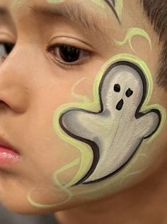 Kids Face Paint Halloween Easy, Easy Kids Halloween Face Paint Designs, Paint Face Ideas For Halloween, Spooky Face Paint Easy, Face Paint Fall Festival, Kid Halloween Face Paint Ideas, Kids Halloween Makeup Easy, Simple Face Paint Halloween, Cute Facepainting Ideas For Teens