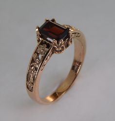 Gorgeous Antique Style 14K Rose Gold Ring With a Real Garnet Gemstone - Etsy UK Vintage Gold Rings Women, Garnet Jewelry Aesthetic, Vintage Gold Jewelry Antiques, Vintage Engagement Rings Gold, Garnet Wedding Rings, Victorian Style Rings, Medieval Rings, Gemstone Rings Vintage, Antique Style Rings