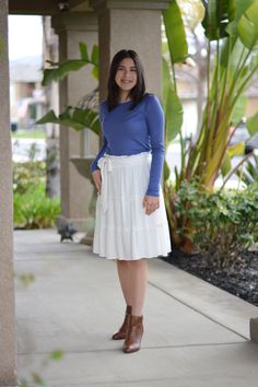 Casual Belted Flowy Skirt, Flowy Tie Waist Tiered Skirt, Flowy Tiered Skirt With Tie Waist, Relaxed Tiered Skirt With Tie Waist, White Skirt, Fabric Belt, Small Waist, White Skirts, Lace Skirt