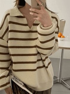 Vintage Striped Pullover Sweater - AnotherChill Sweater Pullover Outfit, Autumn Fits 2023, Casual Brown Outfits, 90s Sweater Outfits, Cute Brown Outfits, Brown And Beige Outfit, Types Of Sweaters, Pullover Sweaters Outfits, Casual Vintage Outfits