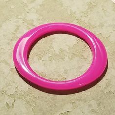 Retro 80s Lucite Oval Hot Pink Bangle Bracelet. Rustic Cuff Bracelets, Preppy Bracelets, Green Beaded Bracelets, Diva Boutique, Cuff Bracelets Handmade, Amazonite Bracelet, Hook Bracelet, Open Cuff Bracelet, Gold Plated Bangles