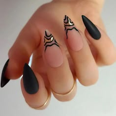 Black Nails Ideas, Nail Designs Fall, Manicure Tips, Almond Acrylic Nails, Nail Patterns, Black Nail, Nails Black, Nails 2023