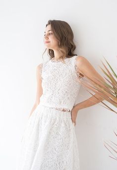 Diva Full Lace Crop Top in White - Retro, Indie and Unique Fashion Lace Texture, Chiffon Maxi Skirt, The Diva, White Lace Top, Floral Maxi Skirt, Chiffon Maxi, Exposed Zipper, Lace Crop Tops, Top Sleeveless