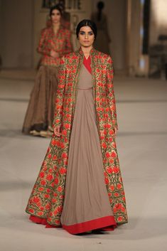 Rohit Bal Indian Garments, Lakme Fashion Week 2016, Gold Floor, Nikkah Dress, Rohit Bal, Fashion Week 2016, Mode Abaya, Bridal Lehenga Choli