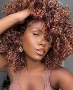 Brown Hair Dark Skin, Balayage Hair Copper, Highlights Curly Hair, Honey Brown Hair, Hairstyle Inspo, Spring Hair Color