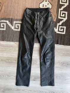 Used very good condition.   Size W 29 ALL OUR ITEMS ARE MEASURED LAYING FLAT. Waist Band - 15inch  Inseam Length - 33inch Leg opening - 7.5inch Front rise - 11.5inch  1 inch = 2,54 CM  Follow our store.  Open to offers.   Check my other items.  I combine multiple package.   Worldwide shipping with a track number.  Shipping time depends on country of destination.   Contact me for further details.  Have a nice shopping!     SKU:5652AC* Casual Straight Leg Bottoms For Motorcycling, Casual Straight Leg Motorcycle Bottoms, Casual Straight Leg Pants For Biker Events, Fitted Moto Style Bottoms With Straight Leg, Vintage Streetwear Bottoms With Standard Cut Leg, Vintage Bottoms With Standard Cut For Streetwear, Biker Style Straight Leg Streetwear Bottoms, Biker Style Straight Leg Bottoms For Motorcycling, Biker Straight Leg Bottoms For Streetwear