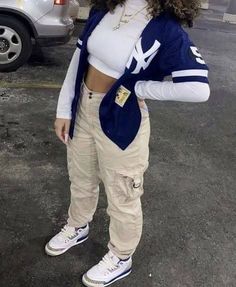 Baddie Outfits Dresses Classy, Nike Windbreaker Tracksuit, Women’s Fall Street Wear, Women Swag Outfits, Outfit For Arcade, Streetwere Style Women, How To Match Jeans Outfit Ideas, Cute Outfits Ideas Black Women, Aesthetic Clothes Black Women