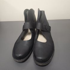 Loints Of Holland Black Leather Shoes Size 40 ( Us 9) Black Leather Shoes With Low Heel And Rubber Sole, Black Low Heel Leather Shoes With Rubber Sole, Black Leather Shoes With Low Rubber Heel, Black Leather Closed Toe Shoes With Stitched Sole, Black Leather Shoes With Stitched Sole, Black Ankle-high Leather Shoes With Stitched Sole, Black Leather Shoes With Medium Width, Black Leather Shoes With Leather Footbed, Black Leather Closed Toe Shoes