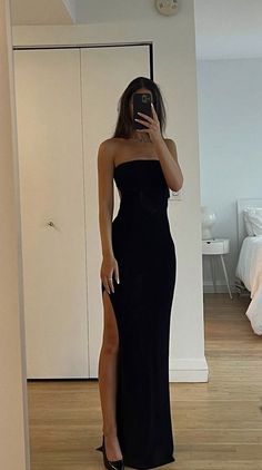 17th Birthday Outfits, Strapless Evening Dress, Prom Dress Inspiration, Cute Prom Dresses, Backless Prom Dresses, Birthday Outfits, Long Prom Dresses, 17th Birthday