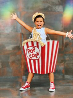 Fantasia infantil pipoca cachepô popcorn criativa Popcorn Costume Diy, Fantasia Diy, Popcorn Costume, Handmade Halloween Costumes, Cornrows Natural Hair, Halloween Popcorn, Kids Activities At Home, Theme Dress, Toddler Costumes