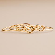 "Love Knot Ring in Silver, Gold, or Rose Gold | Promise or Friendship Jewelry for Women and Girls | Comfort Fit USA Sizes 4-12 Looking for a really special gift for that special someone in your life? Look no further than our minimalist Love Knot ring! This knotted ring is made of Sterling Silver, 14K yellow gold fill, or 14K rose gold fill, and shaped like a heart. It's the perfect way to show your loved one how much you care!  The Love Knot ring is created by trying s knot out of metal, and sized for your perfect fit. This knotted ring makes a really wonderful gift for a loved one. This ring also makes a great promise ring, Valentines Day gift, or even a wedding gift (\"Tie The Knot\").  PRODUCT DETAILS & MEASUREMENTS  - 100% Handmade in the USA.  - Rings measure approximately 1mm in widt Knot Out, Love Knot Ring, Real Gold Jewelry, Friendship Rings, Friendship Jewelry, Love Jewelry, Golden Jewelry, Friendship Love, Monogram Jewelry