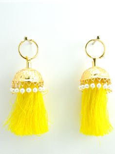 Flamingo Jhumka earrings with Yellow threads - Desi Royale Punjabi Jhumka, Punjabi Culture, Buy Gold Jewelry, Gold Bar Earrings, Silk Thread Jewelry, Black Gold Jewelry, Sapphire Earrings Studs, Sapphire Studs, Thread Jewellery