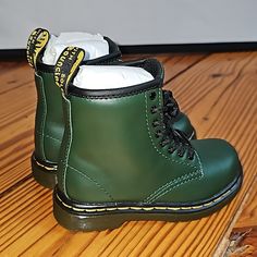 Brand New, Never Worn, Perfect Condition, And Come In The Original Box. Don't Miss Out On These! They Are A Beautiful Green Color. Toddler Size 8. They Have Functional Laces And A Side Zipper For Easy On & Off. Retail For $65 Casual Non-slip Boots For School, Doc Martens Black, Dr Martens White, Floral Combat Boots, Colored Boots, Shoes Dr Martens, Glitter Boots, Black Combat Boots, Lace Up Combat Boots