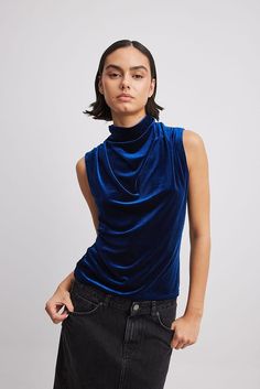 Funnel Neck Velvet Top Blue | NA-KD Velvet Tops Outfit, Velvet Flares, Velour Tops, Velvet Clothes, New Years Outfit, Flare Top, Navy Blue Top, Clothing Pieces, Navy Velvet