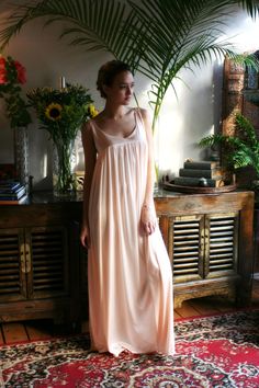 Coco Chanel Dresses, Mexico Dress, Beautiful Nightgown, Lingerie Satin, Bridal Nightgown, Pink Nightgown, Satin Nightgown, Pink Gown, Satin Sleepwear