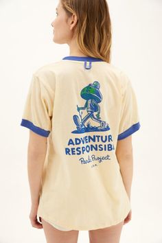 Ringer Tee Outfit, Parks Project, Grafic Tees, Pop Culture Shirts, Adventure Outfit, Tee Outfit, Retro Look