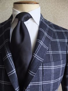 Check Pocket - vielleicht eine Inspiration für Ihren nächsten Traumanzug / Ihr nächstes Traumsakko? Mehr unter www.jk-masskonfektion.de - der Maßkonfektionär mit Heimservice in Baden Style Gentleman, Style Anglais, Dapper Dudes, Suit Outfit, Corner Office, Suit Tie, Looks Black, Fashion Menswear