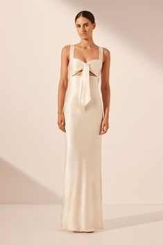 Shona Joy La Lune, Cream Dresses, Shona Joy Dress, Tie Maxi Dress, Shona Joy, Dress Cream, Ruched Bodice, Satin Maxi, Married Woman