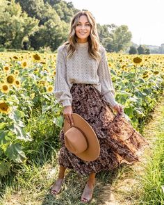 Rok Outfit, Cute Modest Outfits, Sunflower Field, Ruffles Fashion, Church Outfits, Photo Outfit, Outfit Inspo Fall, Fall Fashion Trends, Felt Hat