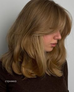 90s Blowout Shoulder Length Hair, Lob Haircut Dark Blonde, Haircut Straight Across, Coller Bone Length Hairstyles Straight, News Anchor Hair, Medium Length Hair With A Lot Of Layers, Dark Blonde Medium Hair, Honey Brown Medium Length Hair, Collarbone Layered Hair