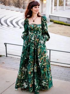 Elegant Holiday Party, Floral Print Dress Summer, Vintage Summer Dresses, Maxi Dress Green, Fashion Attire, Modest Fashion Outfits, Flowing Maxi Dress, Glamorous Evening Gowns, Printed Maxi