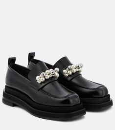 Embellished leather platform loafers in black - Simone Rocha | Mytheresa Luxury Outerwear, Bridal Bag, Bag Women Fashion, Style Finder, Rings Jewelry Fashion, Platform Loafers, Evening Shoes, Summer Accessories, Black Pearl