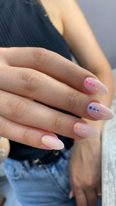 Cute Easy Back To School Nails, Gel Nail Designs Back To School, Short Nails Not Acrylic, Easy Short Almond Nail Designs, Easy Short Almond Nails, Teacher Nails Designs Simple, Nails Back To School 2024, Easy Nail Inspo Summer