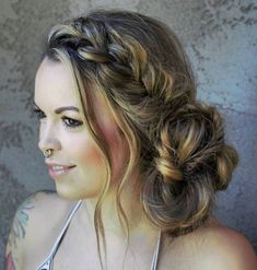 Loose Side Bun With A Braid Cute Simple Hairstyles Braids, Simple Hairstyles Braids, Loose Side Bun, Messy Bun With Braid, Braids With Shaved Sides, Side Bun, Braided Hairdo, Cute Simple Hairstyles, French Braid Hairstyles