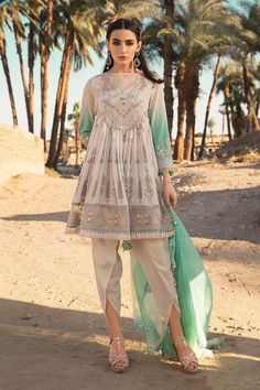 Eid Outfits Pakistani 2020, Eid Outfits Pakistani, Designer Winter Dresses, Pakistani Dresses Online Shopping, Pakistani Shalwar, Pakistani Women Dresses, Designer Summer Dresses, Pakistani Dresses Online, Eid Outfits