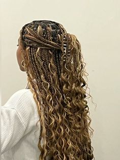 Goddess Braids Hairstyles Blonde, Goddess Braids With Claw Clip, Braids For Black Hair Color, Highlight Boho Knotless Braids, Boho Vs Goddess Braids, Vacation Box Braids, Goddess Braids White Girl, Thick Goddess Braids, Blond Goddess Braids